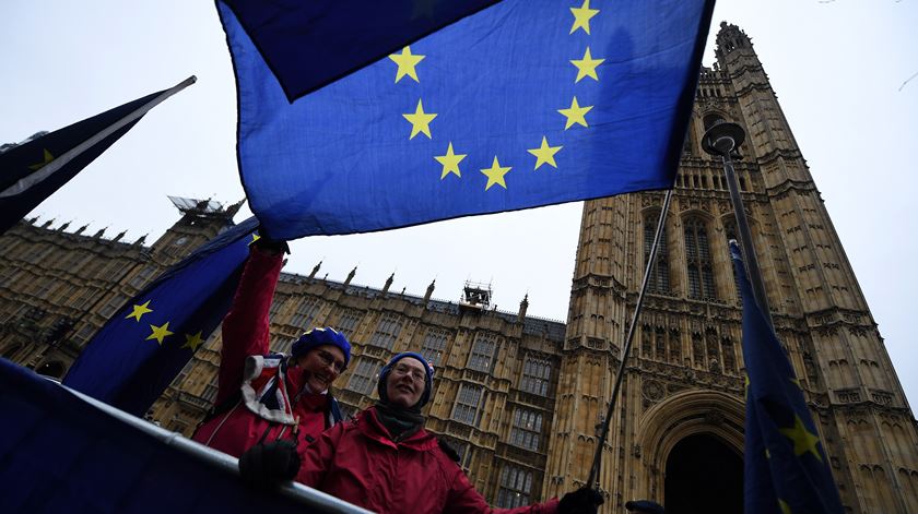 “Brexit prolongado vai acentuar fracturas”