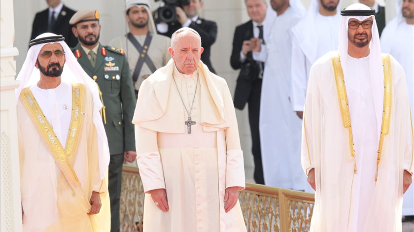 Papa está nos Emirados Árabes Unidos para uma visita histórica