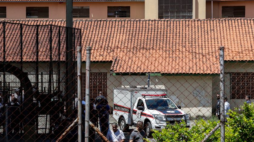 Massacre em escola no Brasil faz dez mortos