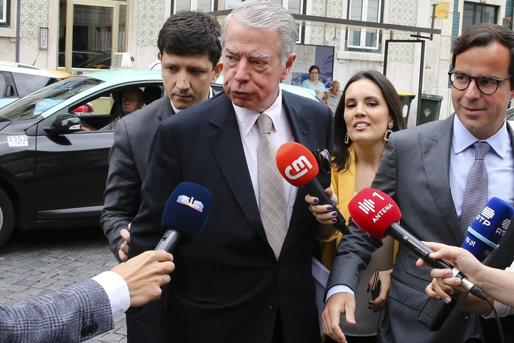 Ministério Público pede adiamento do julgamento de Ricardo ...