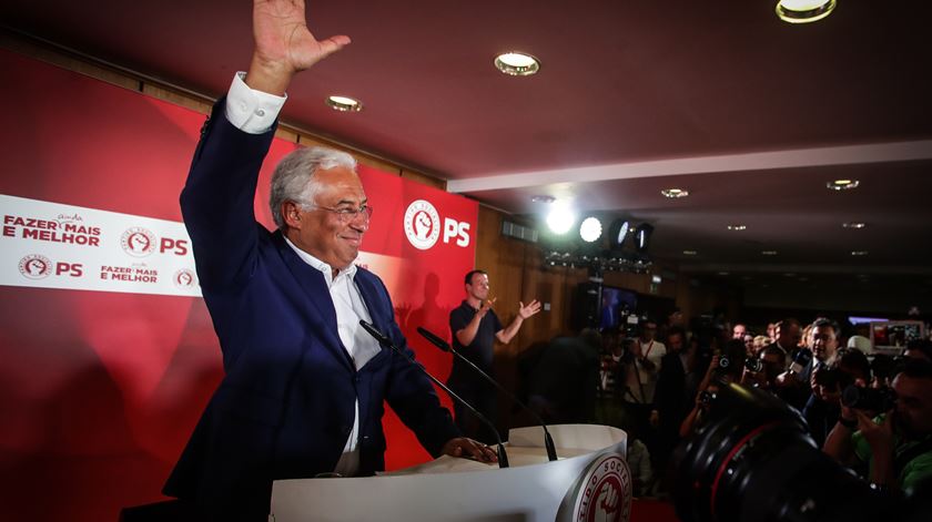 António Costa festeja a vitória eleitoral nas legislativas. Foto: Mário Cruz/Lusa