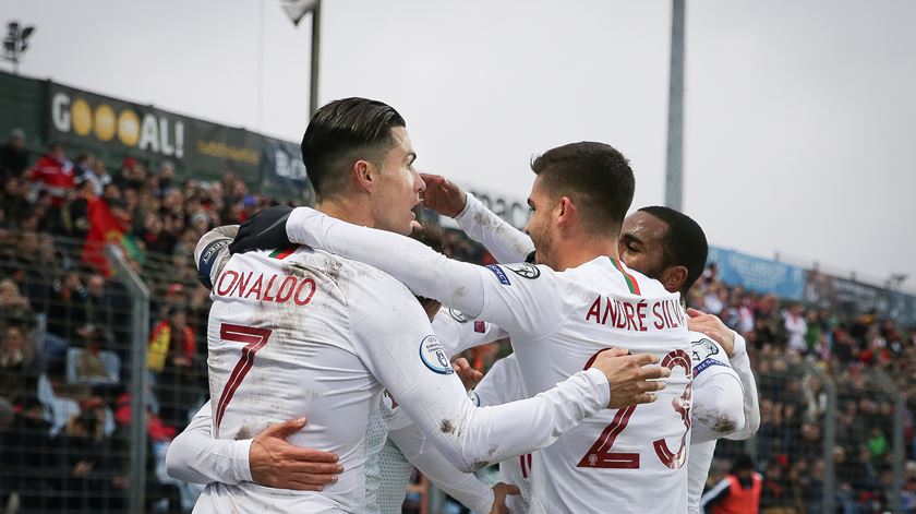 "Euro 2020 garantido em 12 países e poderá haver público nos estádios”