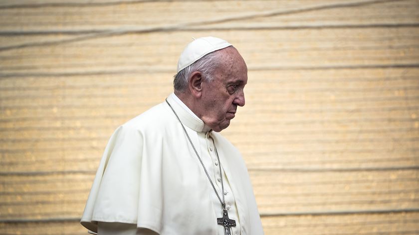 Papa Francisco pensativo, durante viagem ao Japão 2019. Foto: Behrouz Mehri