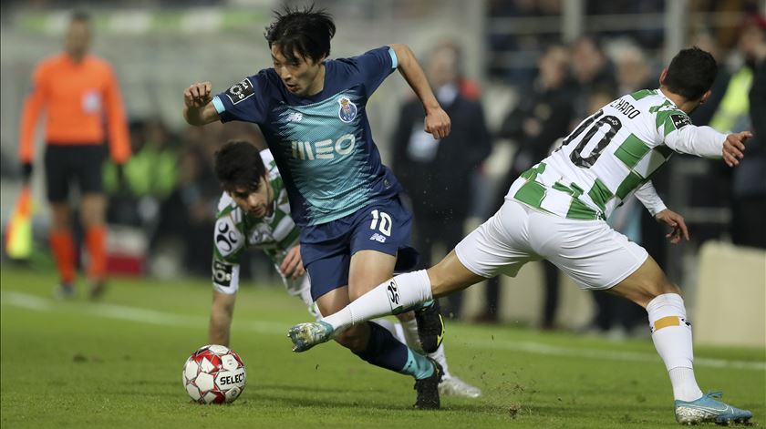 Nakajima reintegrado no FC Porto