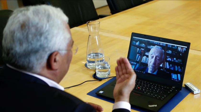 Contenção e nervos de aço