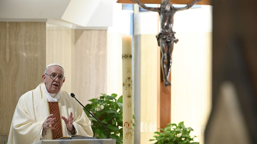 Papa dirige-se aos Estados Unidos e condena racismo. "Nada se ganha com violência"