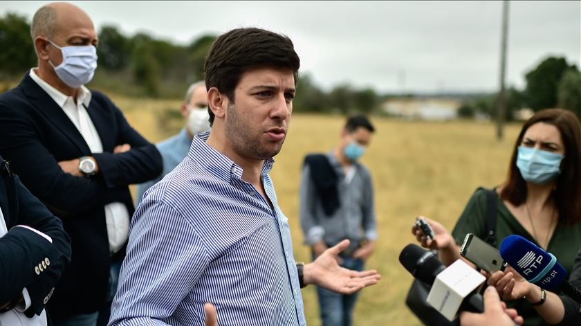 Portugueses são "bombos da festa" no Avante. CDS diz que relatório da DGS "reconhece risco real de contágio"