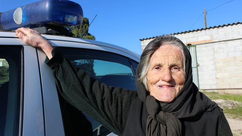 foto Luciana trata tu cá tu lá os militares da GNR