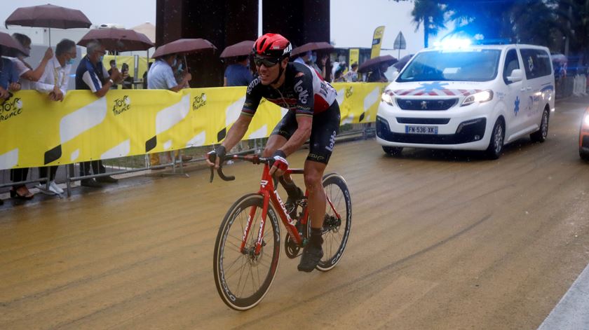 Volta a França. Belga Philippe Gilbert é a segunda baixa na Lotto Soudal