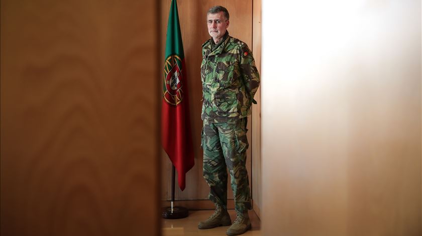 Almirante Gouveia e Melo: “Nenhum ser humano se vai salvar sozinho" Almirante Gouveia e Melo: “Nenhum ser humano se vai salvar sozinho"