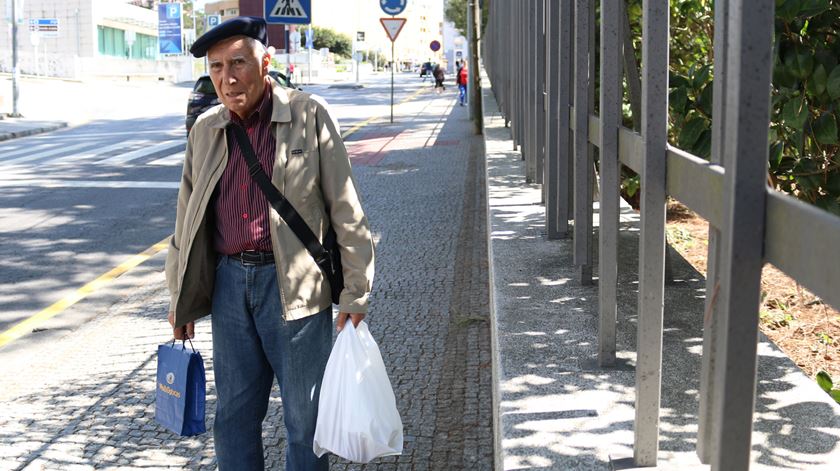 Idade da reforma antecipada "é muito baixa" e penalização deve aumentar, defende a OCDE