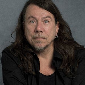 Lenine, o "trovador brasileiro", está de volta