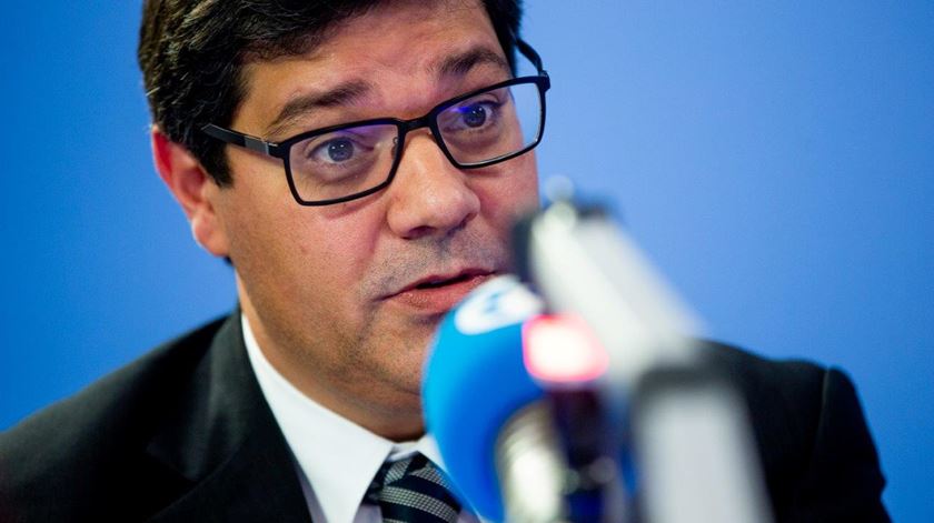 Eurico Brilhante Dias. "Num momento agudo para Portugal foram os chineses que vieram a jogo"