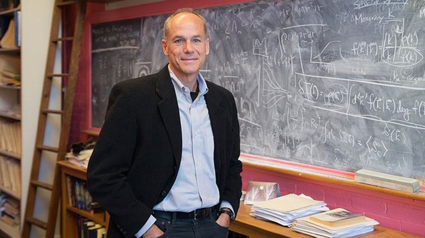 Cientista brasileiro que rejeita o ateísmo vence Prémio Templeton de 2019