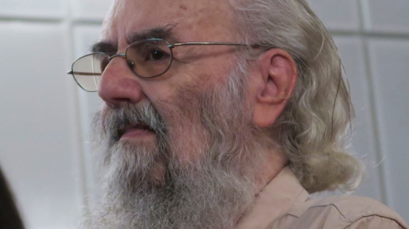 Morte do poeta Melo e Castro. Ministra da Cultura recorda "exemplo de inventividade"