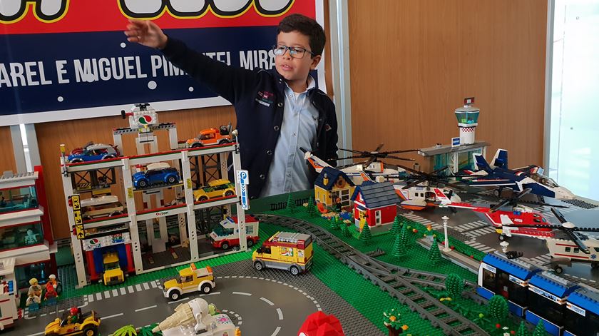 Miguel, o "Legoman", mostra “cidade Natal” feita em Lego
