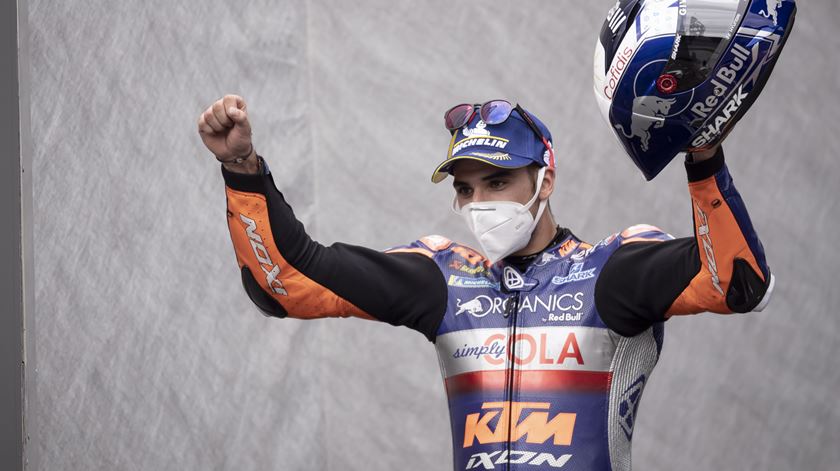 Miguel Oliveira pede que não haja receção no aeroporto. "Não posso ficar contaminado"