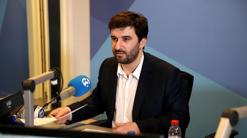 Ministro desafia sindicatos a negociar. “Todos perdem com esta beligerância”