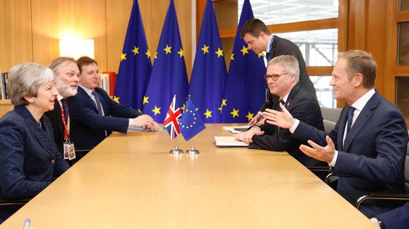 Conselho Europeu aprova extensão do Brexit para 22 de maio, mas com condições