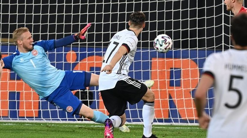 Um golo para cada lado. Alemanha empatou com a Dinamarca Um golo para cada lado. Alemanha empatou com a Dinamarca