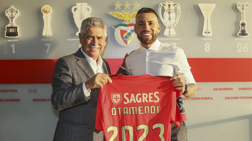 Otamendi pede desculpa aos adeptos do Benfica Otamendi pede desculpa aos adeptos do Benfica