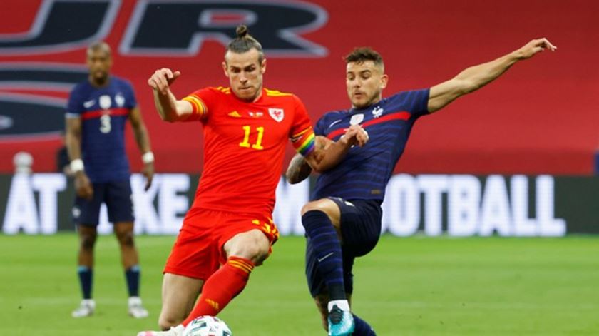 França dominadora marcou três golos sem resposta ao País de Gales França dominadora marcou três golos sem resposta ao País de Gales