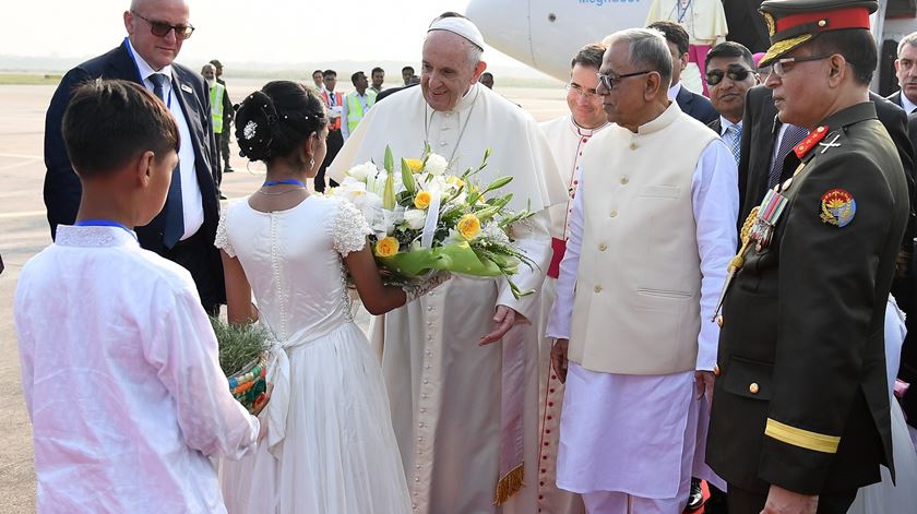 Papa apela por “assistência imediata” aos refugiados rohingya no Bangladesh