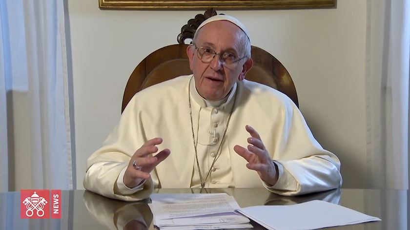 Em Abu Dhabi, Papa quer escrever "nova página na história das relações entre as religiões"