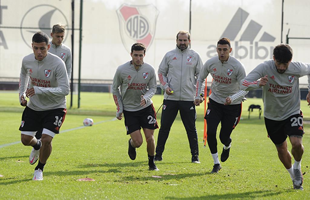 Ex-médio do Benfica vai estar na baliza do River Plate na ...