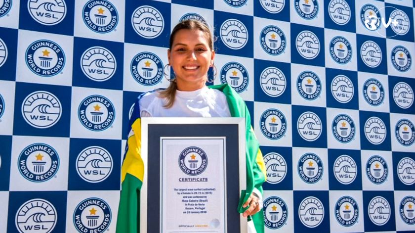 Nazaré. Maya consegue reconhecimento ao ser a primeira mulher a surfar onda gigante