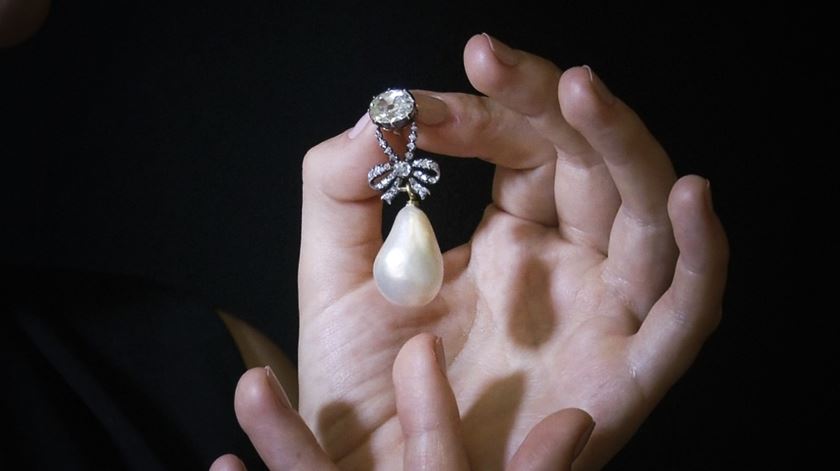 Jóias de Maria Antonieta vendidas em leilão por milhões