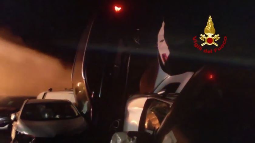 Itália. Centenas de Maserati arderam no porto de Savona