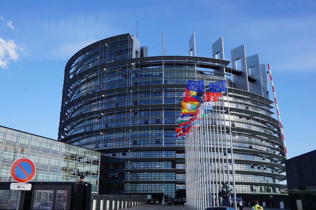 https://cdnimages01.azureedge.net/renascenca/strasbourg_1166650_128020782017.jpg