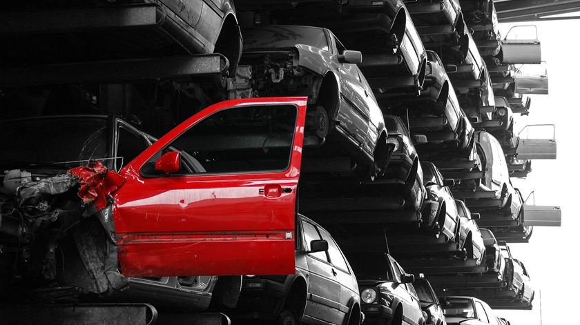 sucata, carros velho. Foto: Pixabay