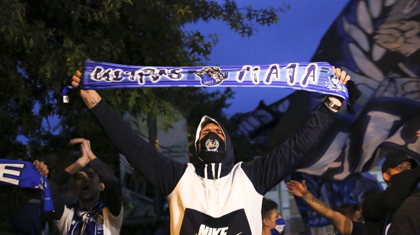 Super Dragões em Famalicão. "O futebol é emoção, não é separação"