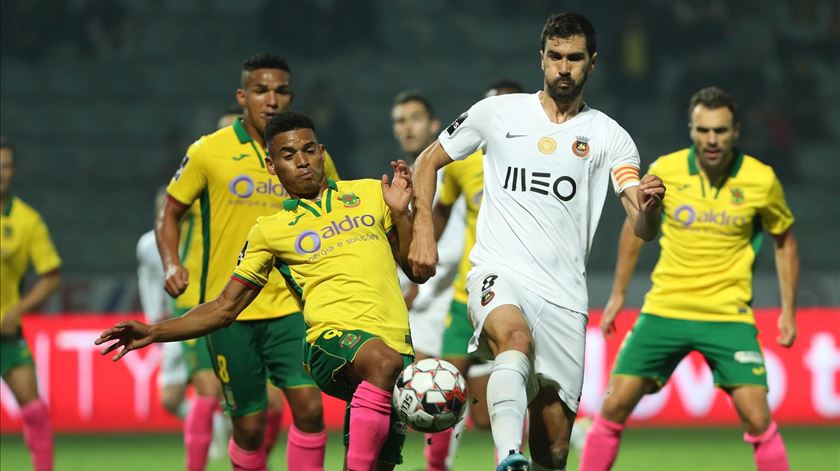 Os 300 jogos de Tarantini no campeonato fazem-se de um clube e vários treinadores