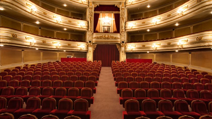 "A vida vai engolir-vos", no regresso ao teatro - Ensaio Geral