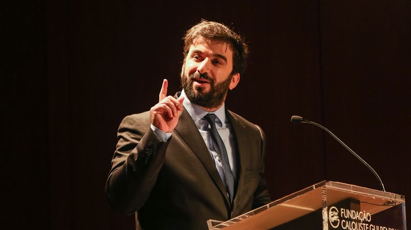 Ministro da Educação. Listagens de escolas "injustas e redutoras" Ministro da Educação. Listagens de escolas "injustas e redutoras"