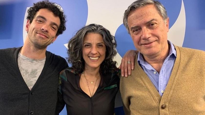 As relações entre pais e filhos na era da ciência e da tecnologia. Uma conversa com actores de duas gerações