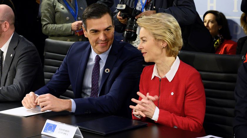 primeiro-ministro espanhol, Pedro Sanchez, com Ursula Von der Leyen na COP25, clima (02/12/2019) Foto: Borja Puig de la Bellacasa/EPA