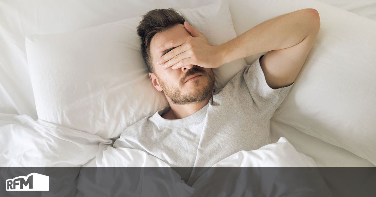 Porque é que quando dormimos mais acordamos ainda mais cansados? - RFM