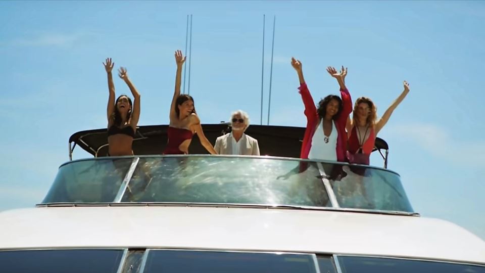 E o inglês famoso mais rico, c...