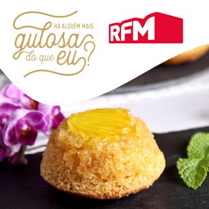 Bolinhos com Abacaxi Caramelizado