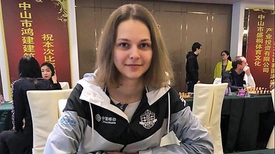 Campeã da coragem faz xeque-ma... Campeã da coragem faz xeque-ma...