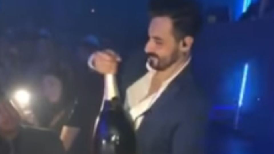 Pagou 35 mil euros por garrafa... Pagou 35 mil euros por garrafa...