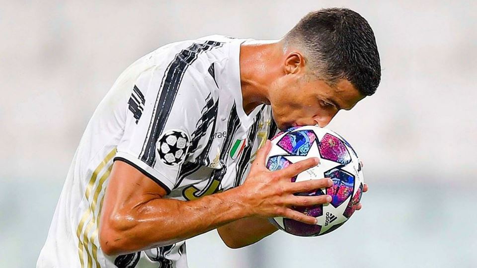 Cristiano Ronaldo eleito o mel... Cristiano Ronaldo eleito o mel...