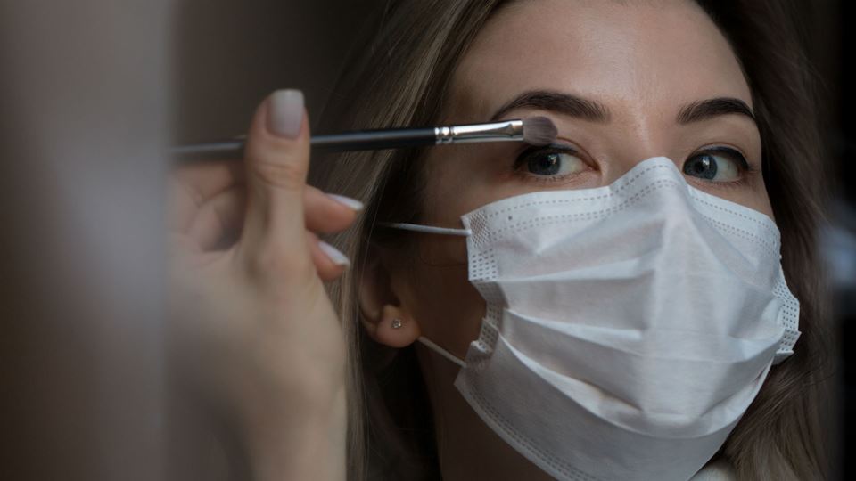 Como usar a máscara sem estrag... Como usar a máscara sem estrag...