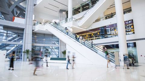 Primark considera abrir 24h po...