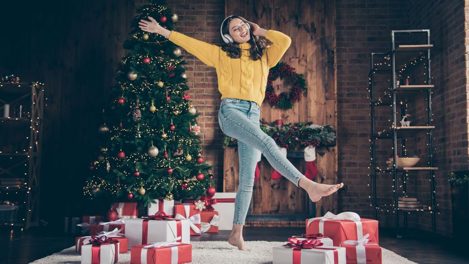 Há uma rádio que já passa músi...