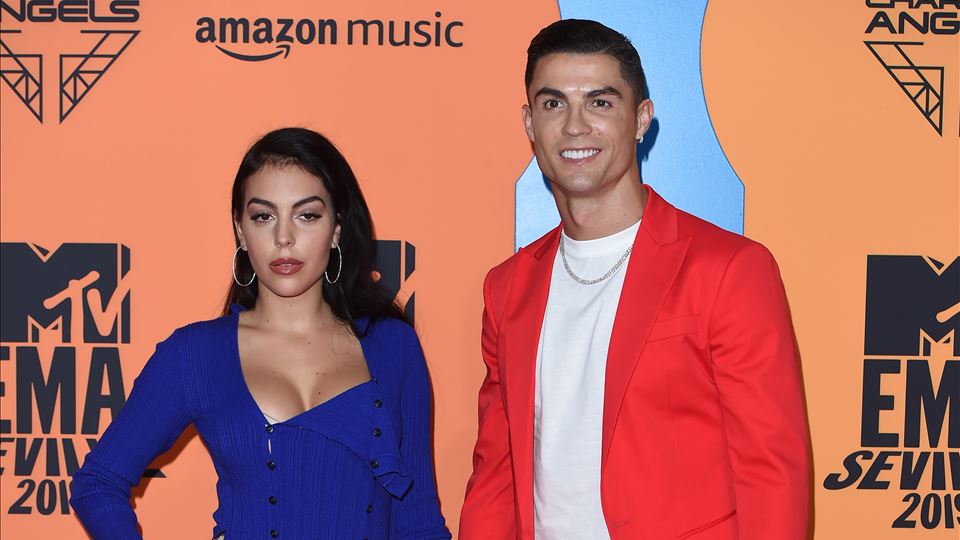 Ela vai aos MTV EMA 2019 com a... Ela vai aos MTV EMA 2019 com a...